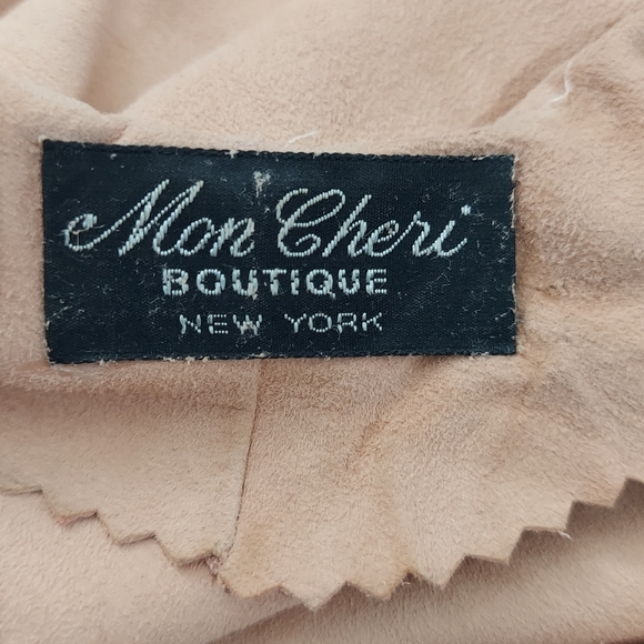 VINTAGE Mon Cheri Boutique dress with bib. Unique. Adorned with flowers & pearls - Picture 4 of 7